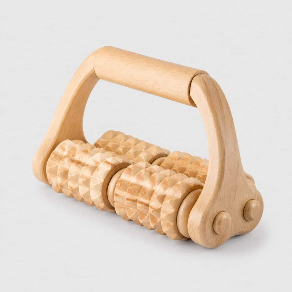 Rouleau de massage en bois naturel avec poignée
