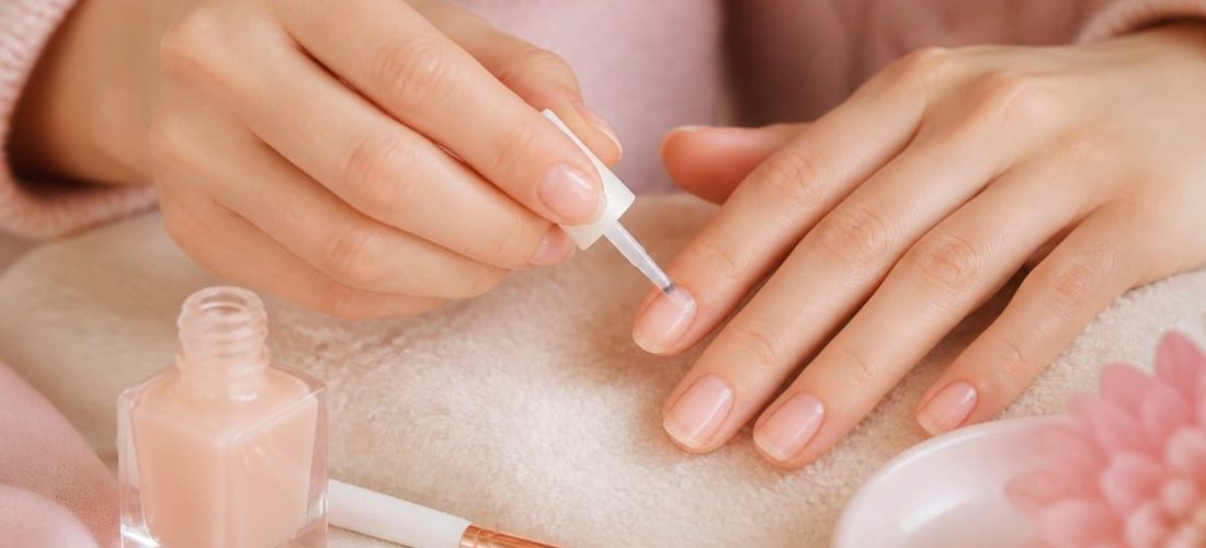Ongles fragilisés : les bons gestes au quotidien